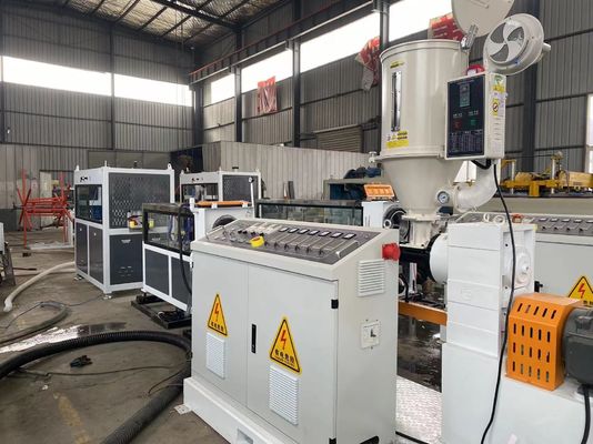 HDPE الكربون اللولبي ماكينة تصنيع الأنابيب المموجة PE خط إنتاج الأنابيب