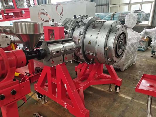 200-500mm ثلاث طبقات خط إنتاج الأنابيب البلاستيكية الصلبة الأنابيب البلاستيكية