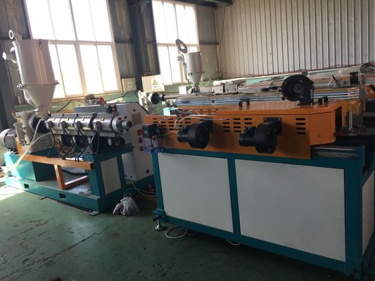 جدار واحد 4-17mm بولي كلوريد الفينيل المموج الأنابيب آلة الموافقة CE
