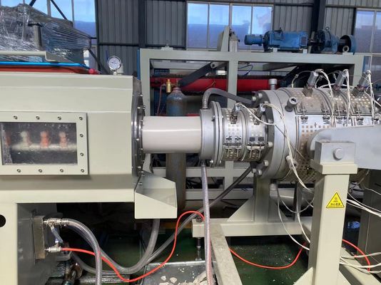 خط بثق الأنبوب PVC لمياه الصرف الصحي