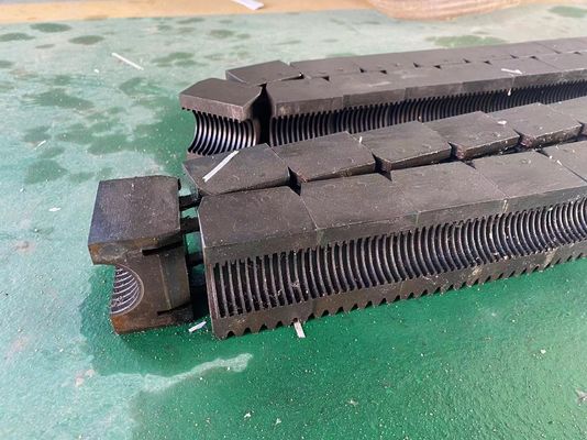 خط بثق الأنبوب المموج البلاستيكي أحادي الجدار HDPE PE PP قطر صغير