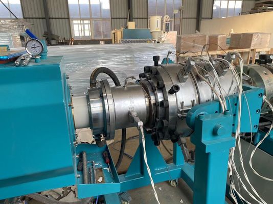 خط بثق الأنبوب PVC لإمداد المياه والصرف اللولبي التوأم