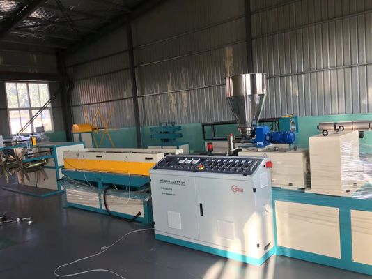 خط بثق الأنبوب المموج ذو الجدار الواحد PVC الأبيض