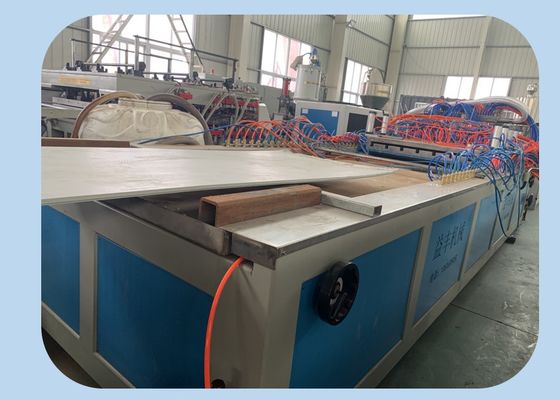 خط بثق الصفيحة البلاستيكية ذات الطبقة المزدوجة PP PS 1220-2100mm