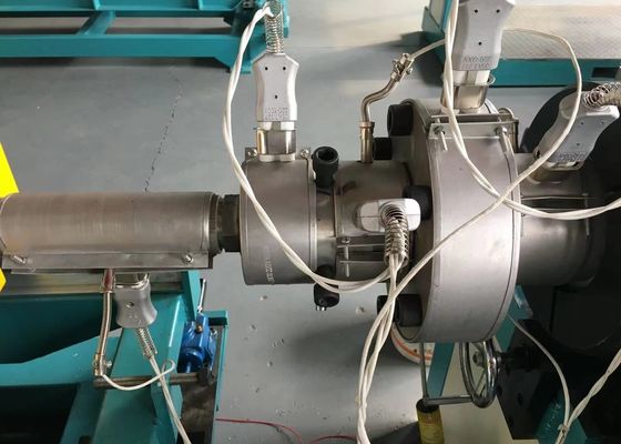 خط بثق الأنبوب المموج البلاستيكي أحادي الجدار PP PE PVC EVA PA