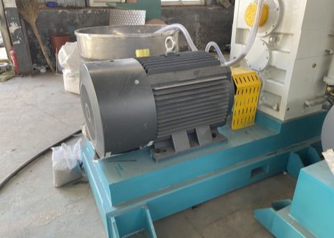 خط بثق الأنبوب المموج ذو الجدار المزدوج 200-250 كجم / ساعة PE / HDPE / PVC