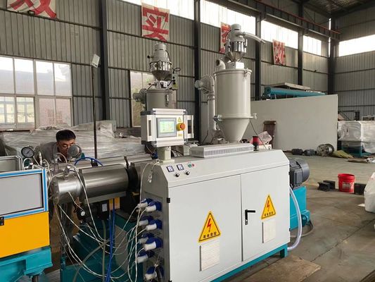 خط بثق الأنبوب المموج المزدوج الجدار 32-110mm ماكينة