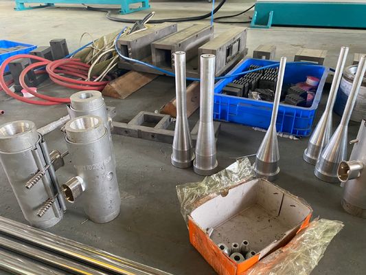 120kg / h الأنابيب البلاستيكية ماكينة مخروطي مزدوج برغي الطارد