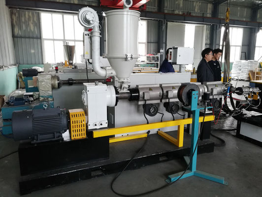 خط إنتاج بثق الأنبوب المموج أحادي الجدار PP PE PVC 20-63mm