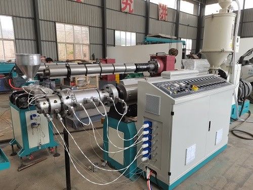 خط إنتاج أنابيب الغاز PPR HDPE بغاز الطاقة 1/3 طبقة لإمداد مياه الري بالتنقيط